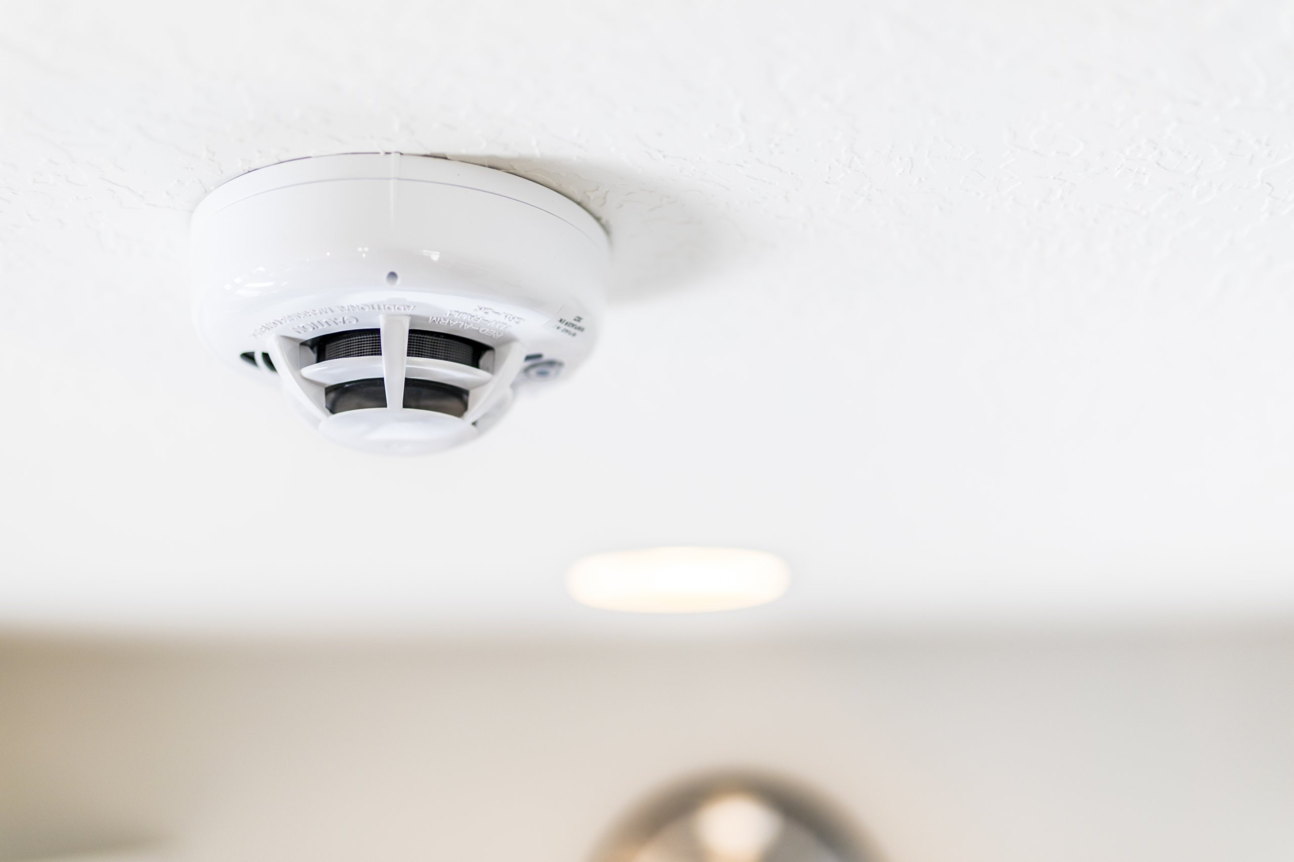 smoke-detector-installers-3.jpg